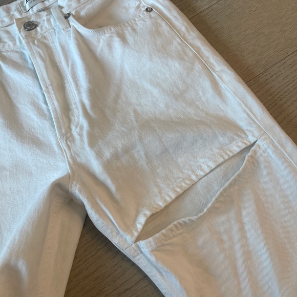 Agolde thigh slit jeans in white. Size: 23 - Picture 6 of 7